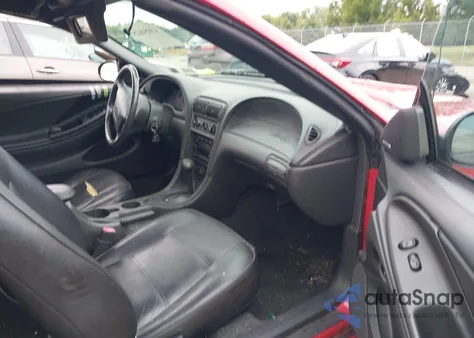 2002 Ford Mustang z USA, uszkodzony, nr VIN 1FAFP44432F128135